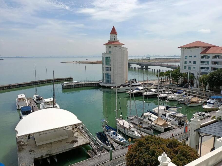 Seaview Waterfront At Straits Quay Free Carpark Bathub Apartment Bagan Jermal