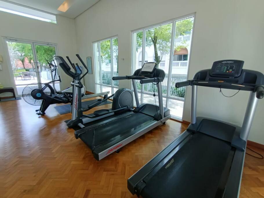 Apartment Seaview Waterfront At Straits Quay Free Carpark Bathub Bagan Jermal
